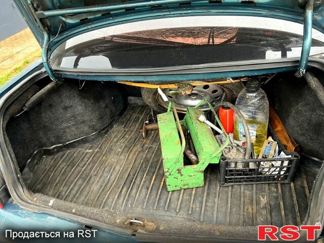 Зеленый ВАЗ 2110, объемом двигателя 1.5 л и пробегом 268 тыс. км за 2400 $, фото 2 на Automoto.ua