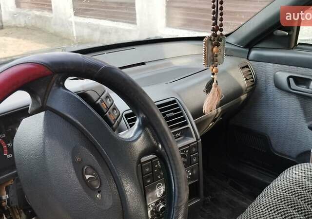 Зеленый ВАЗ 2110, объемом двигателя 1.5 л и пробегом 190 тыс. км за 1850 $, фото 6 на Automoto.ua