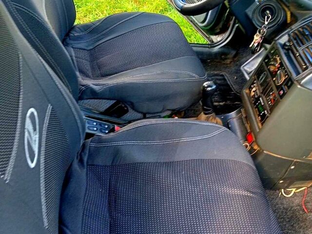 Зеленый ВАЗ 2110, объемом двигателя 1.5 л и пробегом 316 тыс. км за 2100 $, фото 9 на Automoto.ua