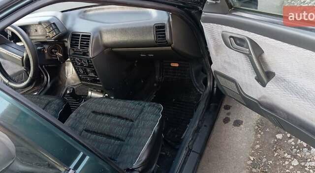 Зеленый ВАЗ 2110, объемом двигателя 1.5 л и пробегом 157 тыс. км за 1150 $, фото 4 на Automoto.ua