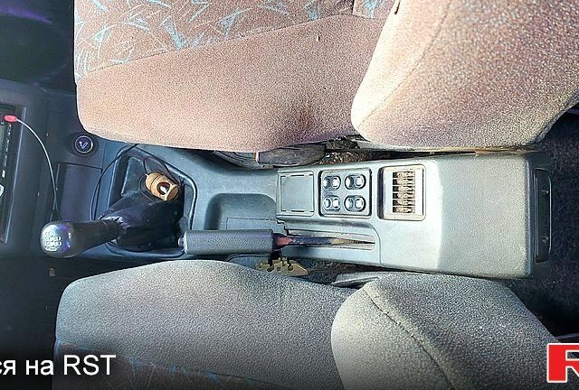 Зелений ВАЗ 2110, об'ємом двигуна 1.5 л та пробігом 200 тис. км за 1750 $, фото 6 на Automoto.ua