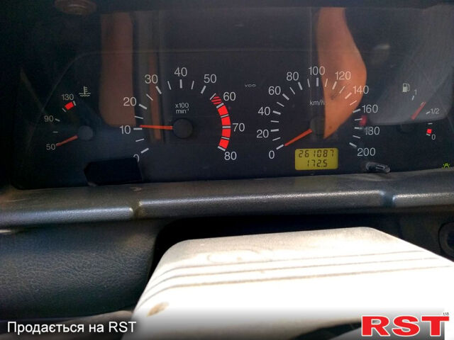 Зеленый ВАЗ 2110, объемом двигателя 1.5 л и пробегом 261 тыс. км за 1500 $, фото 2 на Automoto.ua