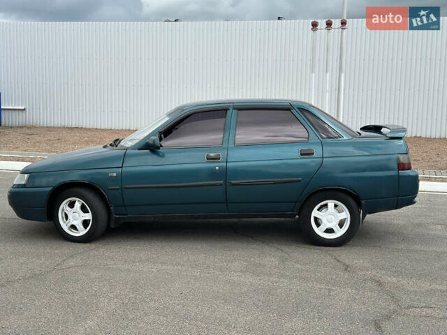 Зеленый ВАЗ 2110, объемом двигателя 1.5 л и пробегом 250 тыс. км за 1500 $, фото 2 на Automoto.ua