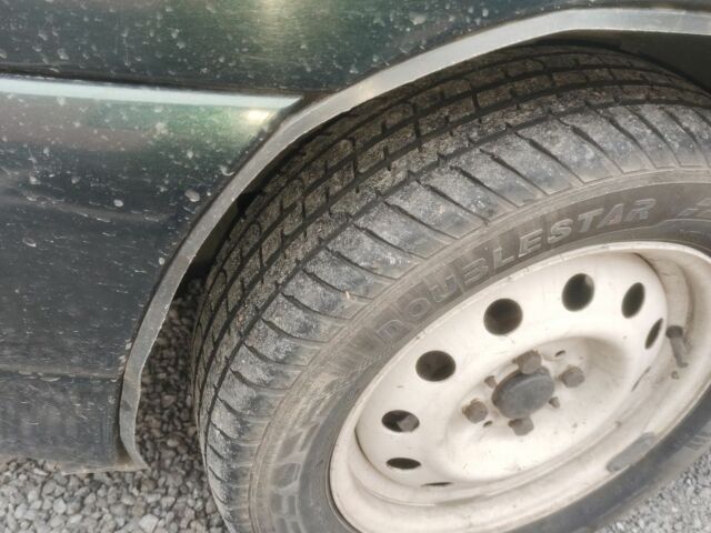 Зеленый ВАЗ 2110, объемом двигателя 1.6 л и пробегом 37 тыс. км за 2500 $, фото 2 на Automoto.ua