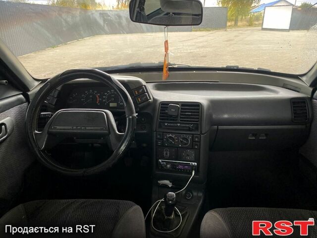 Зелений ВАЗ 2110, об'ємом двигуна 1.5 л та пробігом 170 тис. км за 1600 $, фото 5 на Automoto.ua