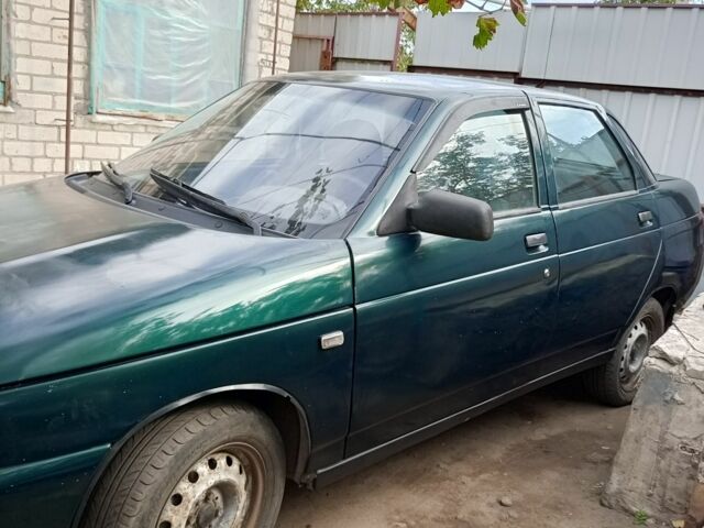 Зеленый ВАЗ 2110, объемом двигателя 1.5 л и пробегом 230 тыс. км за 1150 $, фото 2 на Automoto.ua