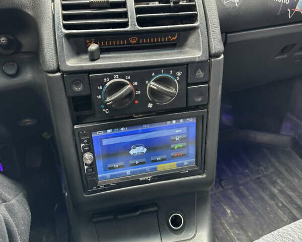 Зеленый ВАЗ 2110, объемом двигателя 1.5 л и пробегом 250 тыс. км за 1500 $, фото 13 на Automoto.ua