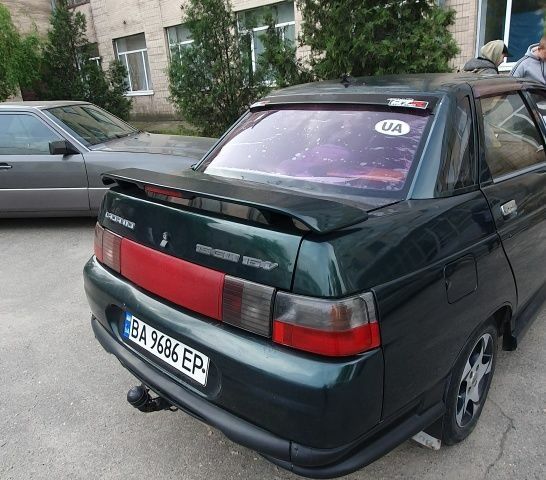 Зеленый ВАЗ 2110, объемом двигателя 1.5 л и пробегом 268 тыс. км за 2000 $, фото 3 на Automoto.ua