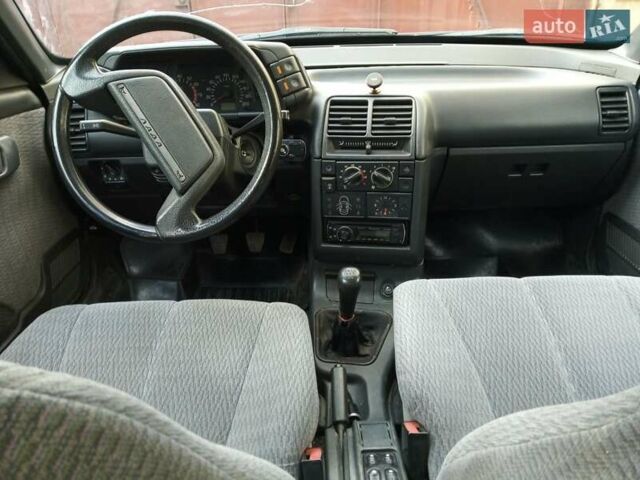 Зеленый ВАЗ 2110, объемом двигателя 1.5 л и пробегом 184 тыс. км за 2200 $, фото 3 на Automoto.ua