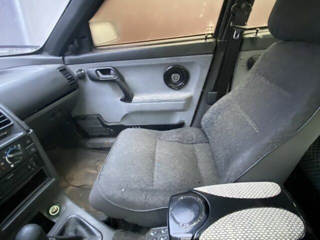 Зеленый ВАЗ 2110, объемом двигателя 1.5 л и пробегом 200 тыс. км за 550 $, фото 4 на Automoto.ua