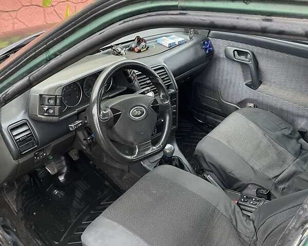 Зеленый ВАЗ 2110, объемом двигателя 1.5 л и пробегом 200 тыс. км за 1100 $, фото 6 на Automoto.ua