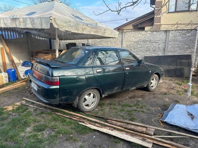 Зеленый ВАЗ 2110, объемом двигателя 1 л и пробегом 180 тыс. км за 900 $, фото 3 на Automoto.ua
