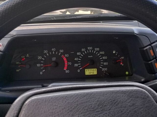 Зеленый ВАЗ 2110, объемом двигателя 1 л и пробегом 300 тыс. км за 1400 $, фото 2 на Automoto.ua