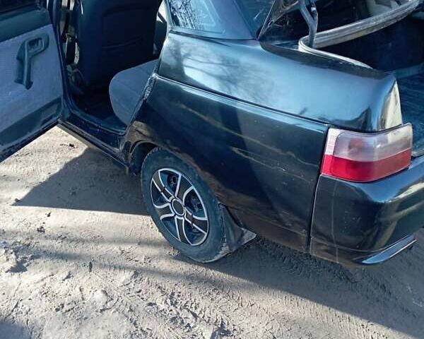 Зеленый ВАЗ 2110, объемом двигателя 1.5 л и пробегом 400 тыс. км за 1400 $, фото 1 на Automoto.ua