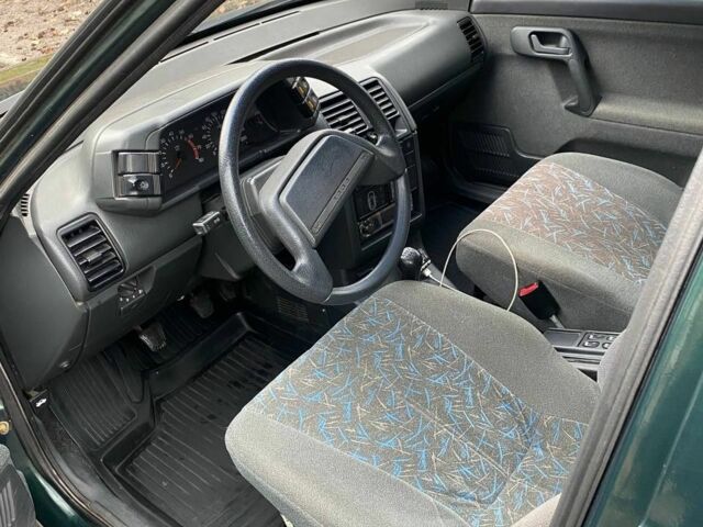 Зеленый ВАЗ 2110, объемом двигателя 1 л и пробегом 137 тыс. км за 1550 $, фото 4 на Automoto.ua