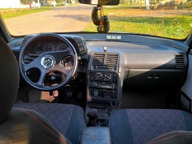 Зеленый ВАЗ 2110, объемом двигателя 1.5 л и пробегом 195 тыс. км за 2000 $, фото 2 на Automoto.ua