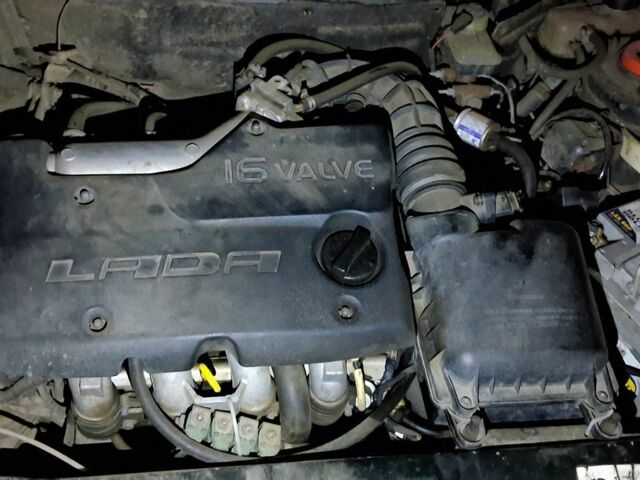 Зеленый ВАЗ 2110, объемом двигателя 1.5 л и пробегом 270 тыс. км за 650 $, фото 5 на Automoto.ua