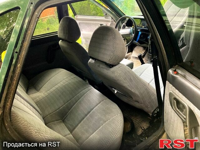 Зеленый ВАЗ 2110, объемом двигателя 1.5 л и пробегом 250 тыс. км за 600 $, фото 6 на Automoto.ua