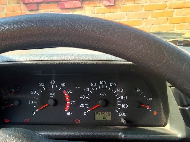 Зеленый ВАЗ 2110, объемом двигателя 1.5 л и пробегом 255 тыс. км за 2100 $, фото 7 на Automoto.ua