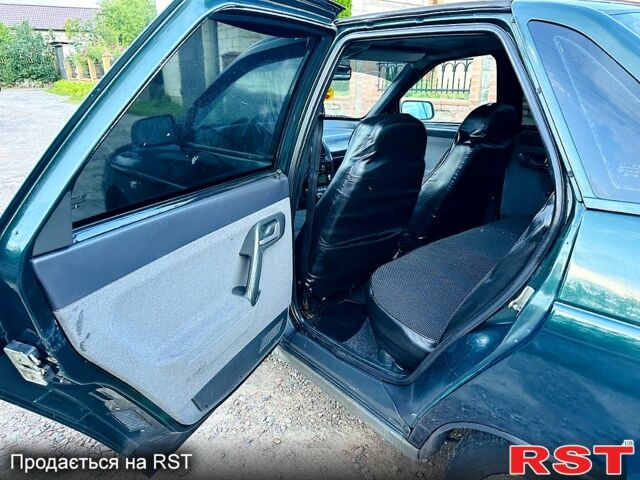 Зеленый ВАЗ 2110, объемом двигателя 1.5 л и пробегом 250 тыс. км за 1800 $, фото 4 на Automoto.ua