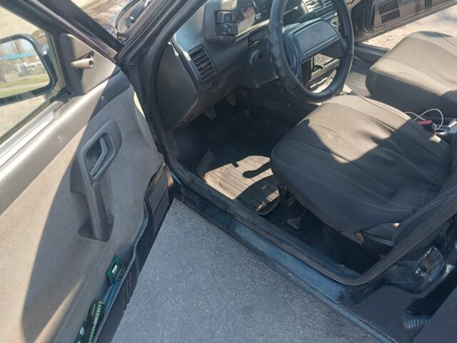 Зелений ВАЗ 2110, об'ємом двигуна 1.6 л та пробігом 189 тис. км за 2000 $, фото 5 на Automoto.ua