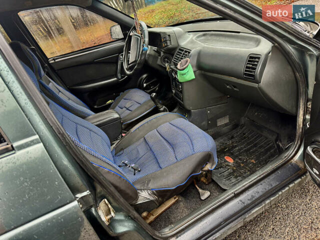 Зелений ВАЗ 2110, об'ємом двигуна 1.6 л та пробігом 200 тис. км за 1999 $, фото 8 на Automoto.ua