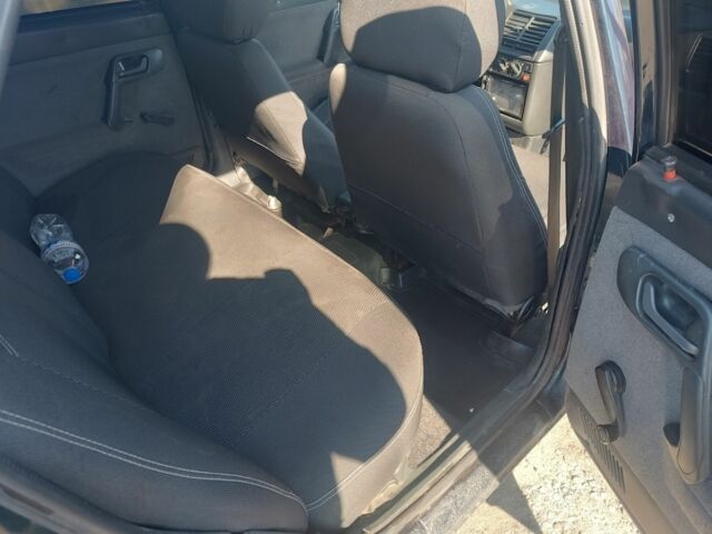 Зелений ВАЗ 2110, об'ємом двигуна 1.6 л та пробігом 189 тис. км за 2000 $, фото 7 на Automoto.ua