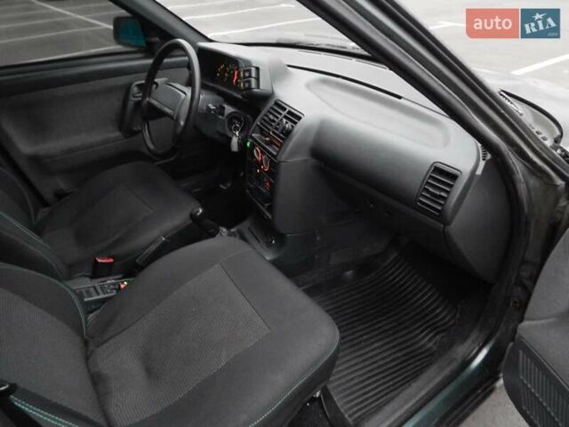 Зеленый ВАЗ 2110, объемом двигателя 1.6 л и пробегом 190 тыс. км за 1800 $, фото 16 на Automoto.ua