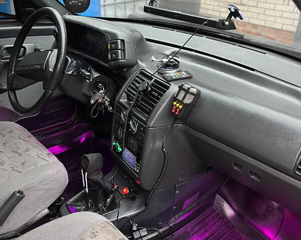 Зеленый ВАЗ 2110, объемом двигателя 1.6 л и пробегом 280 тыс. км за 2200 $, фото 14 на Automoto.ua