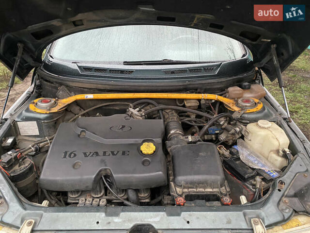 Зеленый ВАЗ 2110, объемом двигателя 1.6 л и пробегом 196 тыс. км за 1750 $, фото 9 на Automoto.ua