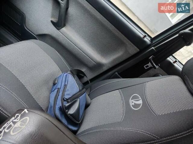 Зеленый ВАЗ 2110, объемом двигателя 1.6 л и пробегом 304 тыс. км за 1416 $, фото 5 на Automoto.ua