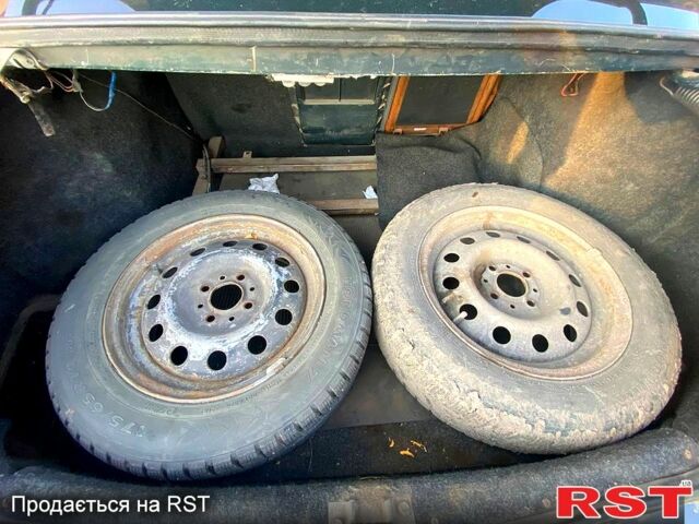 Зеленый ВАЗ 2110, объемом двигателя 1.6 л и пробегом 360 тыс. км за 2200 $, фото 6 на Automoto.ua