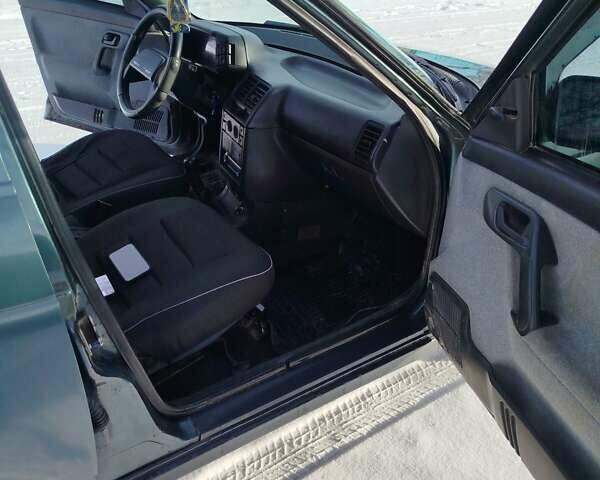 Зелений ВАЗ 2110, об'ємом двигуна 1.6 л та пробігом 159 тис. км за 2200 $, фото 6 на Automoto.ua