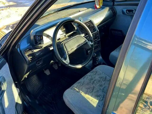 Зеленый ВАЗ 2110, объемом двигателя 1.6 л и пробегом 198 тыс. км за 2100 $, фото 4 на Automoto.ua