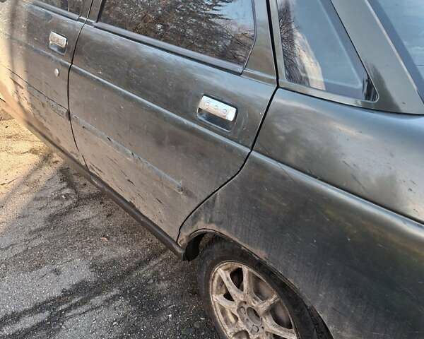 Зеленый ВАЗ 2110, объемом двигателя 1.6 л и пробегом 250 тыс. км за 1400 $, фото 2 на Automoto.ua