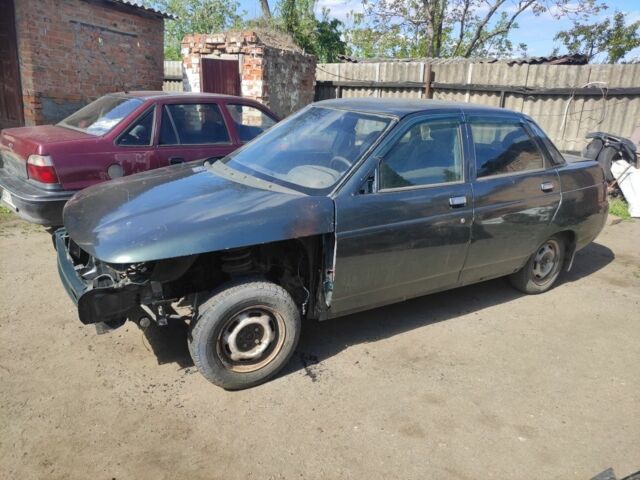 Зеленый ВАЗ 2110, объемом двигателя 1.6 л и пробегом 300 тыс. км за 638 $, фото 2 на Automoto.ua