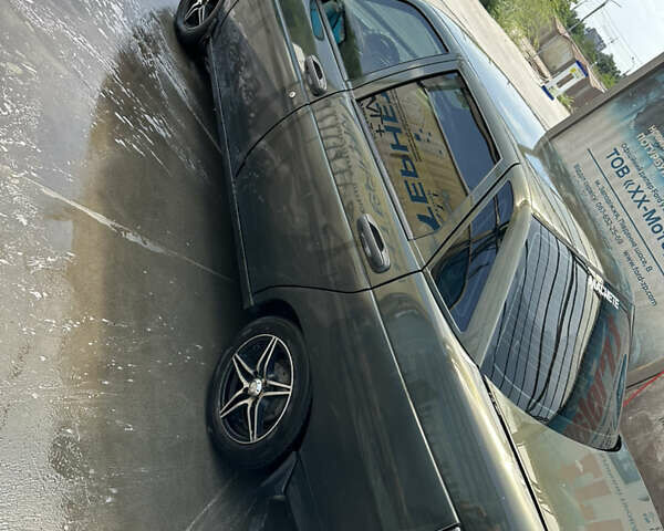 Зеленый ВАЗ 2110, объемом двигателя 1.6 л и пробегом 210 тыс. км за 2000 $, фото 6 на Automoto.ua