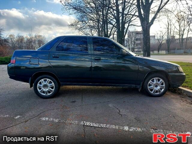 Зеленый ВАЗ 2110, объемом двигателя 1.6 л и пробегом 170 тыс. км за 2000 $, фото 1 на Automoto.ua