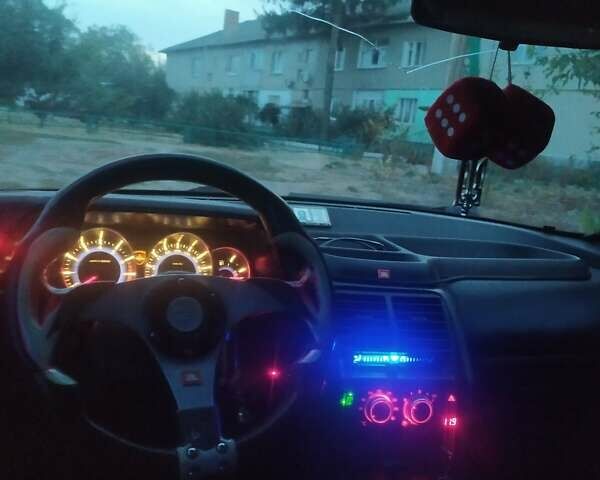 Зеленый ВАЗ 2110, объемом двигателя 1.6 л и пробегом 384 тыс. км за 3500 $, фото 9 на Automoto.ua