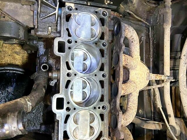 Зеленый ВАЗ 2110, объемом двигателя 1.6 л и пробегом 0 тыс. км за 1600 $, фото 10 на Automoto.ua