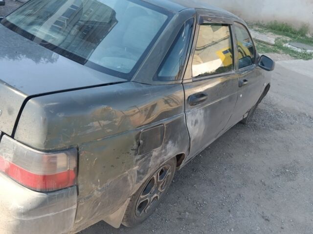 Зеленый ВАЗ 2110, объемом двигателя 1.6 л и пробегом 300 тыс. км за 600 $, фото 3 на Automoto.ua