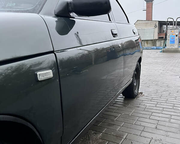 Зеленый ВАЗ 2110, объемом двигателя 1.6 л и пробегом 280 тыс. км за 2200 $, фото 3 на Automoto.ua