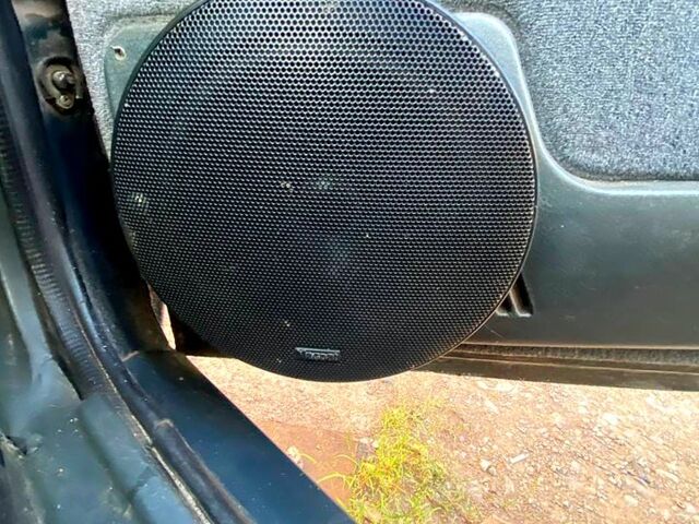 Зеленый ВАЗ 2110, объемом двигателя 1.6 л и пробегом 360 тыс. км за 2200 $, фото 4 на Automoto.ua