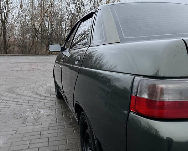 Зеленый ВАЗ 2110, объемом двигателя 1.6 л и пробегом 280 тыс. км за 2200 $, фото 4 на Automoto.ua