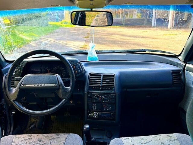 Зеленый ВАЗ 2110, объемом двигателя 1.6 л и пробегом 155 тыс. км за 1850 $, фото 3 на Automoto.ua