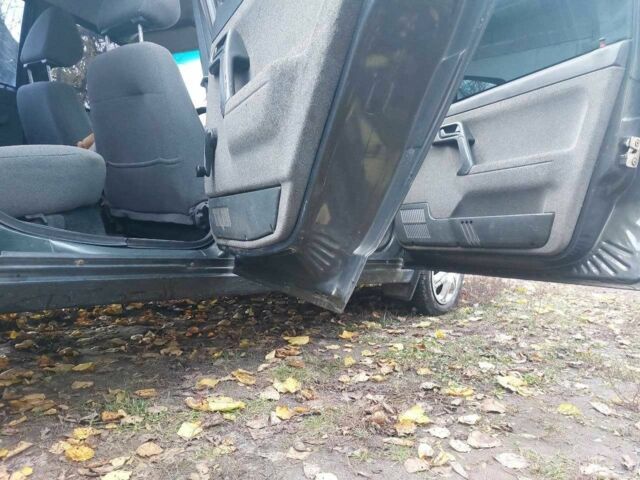 Зеленый ВАЗ 2110, объемом двигателя 1.6 л и пробегом 170 тыс. км за 2000 $, фото 6 на Automoto.ua