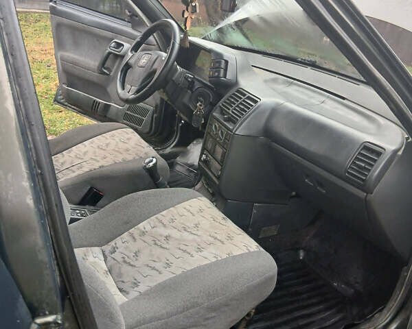 Зелений ВАЗ 2110, об'ємом двигуна 1.6 л та пробігом 126 тис. км за 1850 $, фото 9 на Automoto.ua