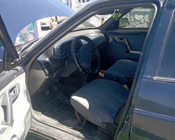 Зеленый ВАЗ 2110, объемом двигателя 1.6 л и пробегом 300 тыс. км за 1700 $, фото 2 на Automoto.ua