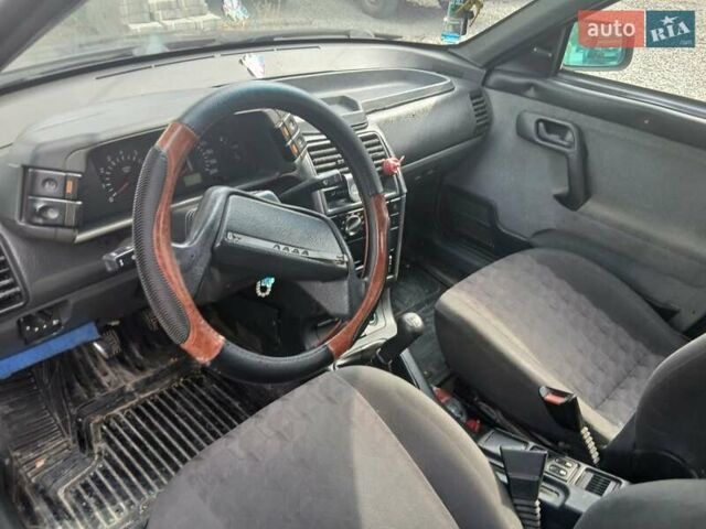 Зелений ВАЗ 2110, об'ємом двигуна 1.6 л та пробігом 200 тис. км за 850 $, фото 2 на Automoto.ua