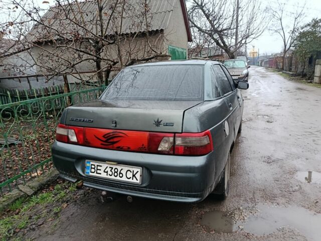 Зеленый ВАЗ 2110, объемом двигателя 1.6 л и пробегом 300 тыс. км за 1350 $, фото 3 на Automoto.ua